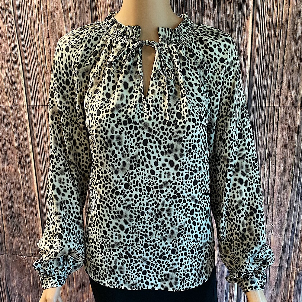 A New Day size XS NWT animal cheetah print flowy boho peasant blouse
